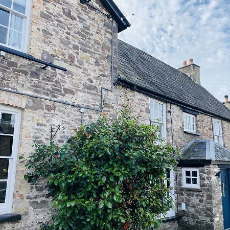 The Bluebell Country Inn, Crickhowell Exterior photo