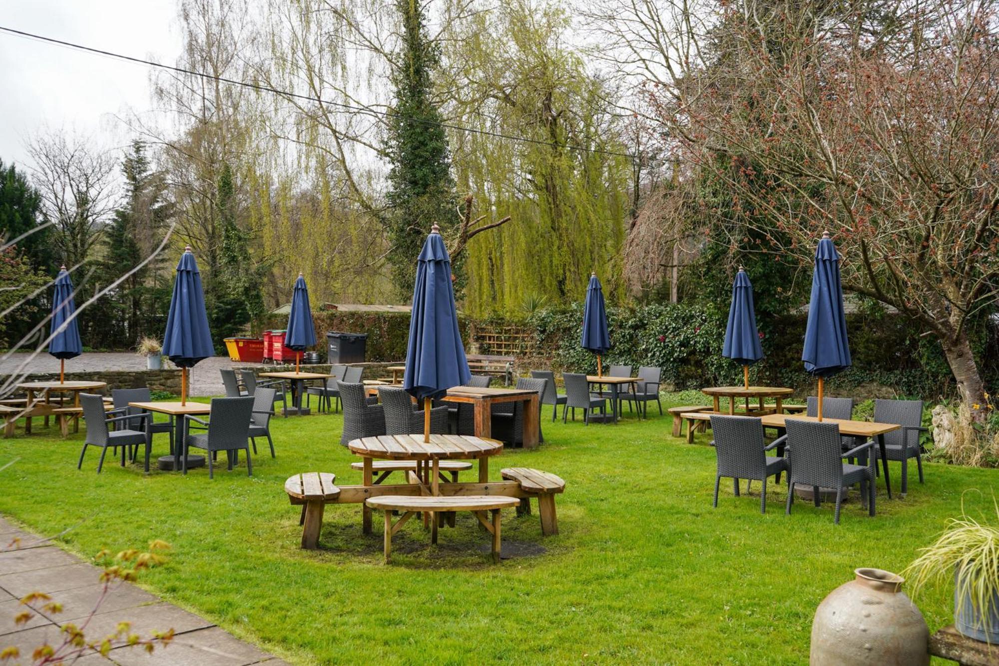 The Bluebell Country Inn, Crickhowell Exterior photo