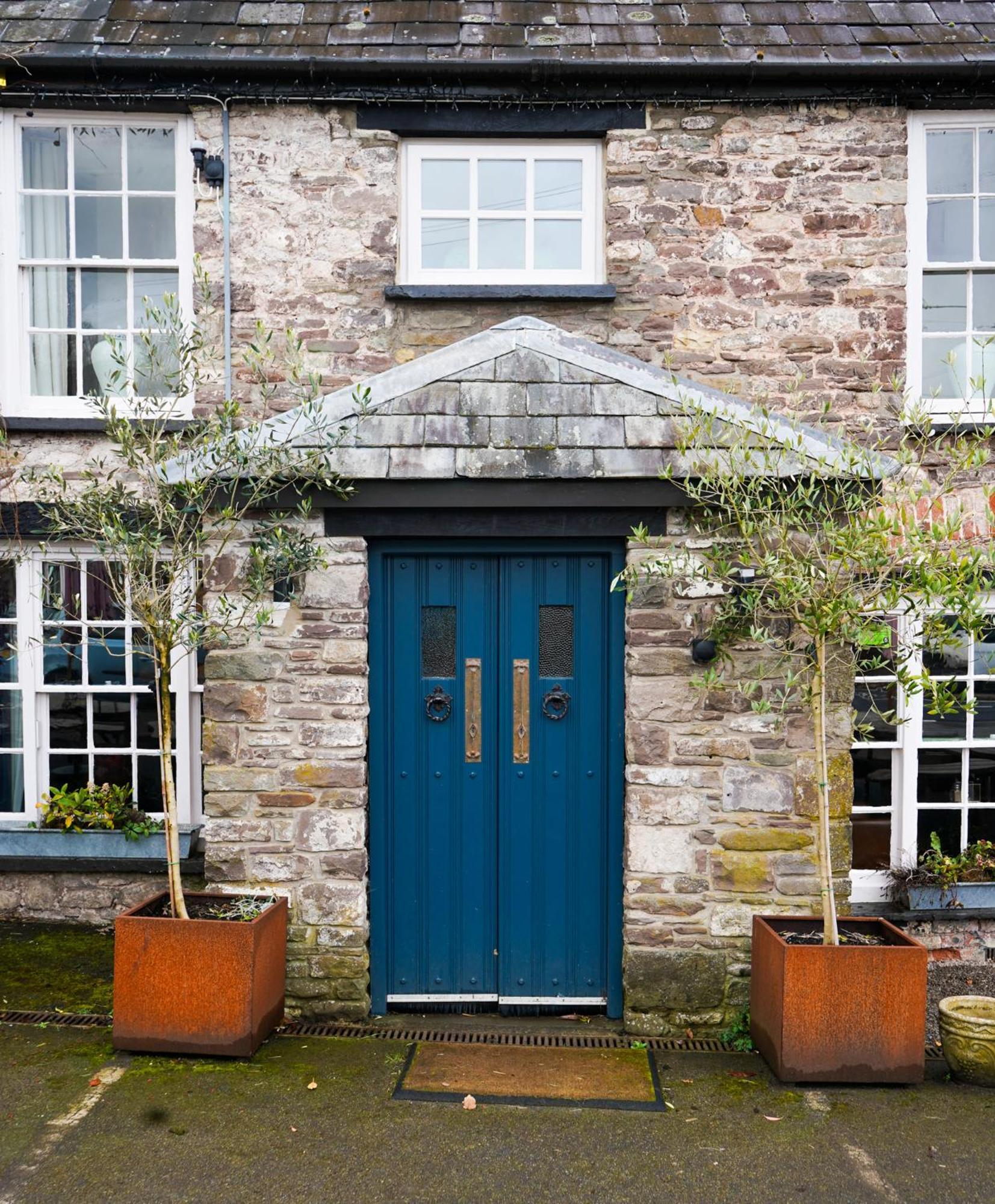 The Bluebell Country Inn, Crickhowell Exterior photo